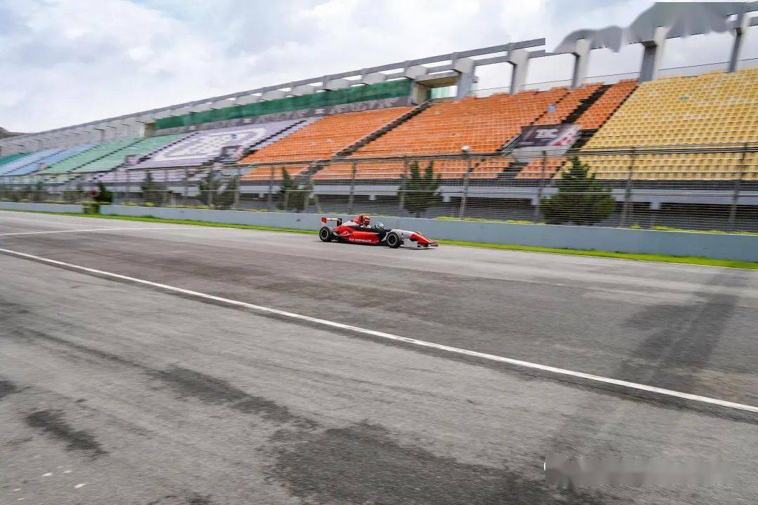 关于激情绽放!欧洲足球传奇再次上演的信息 关于激情绽放!欧洲足球传奇再次上演的信息