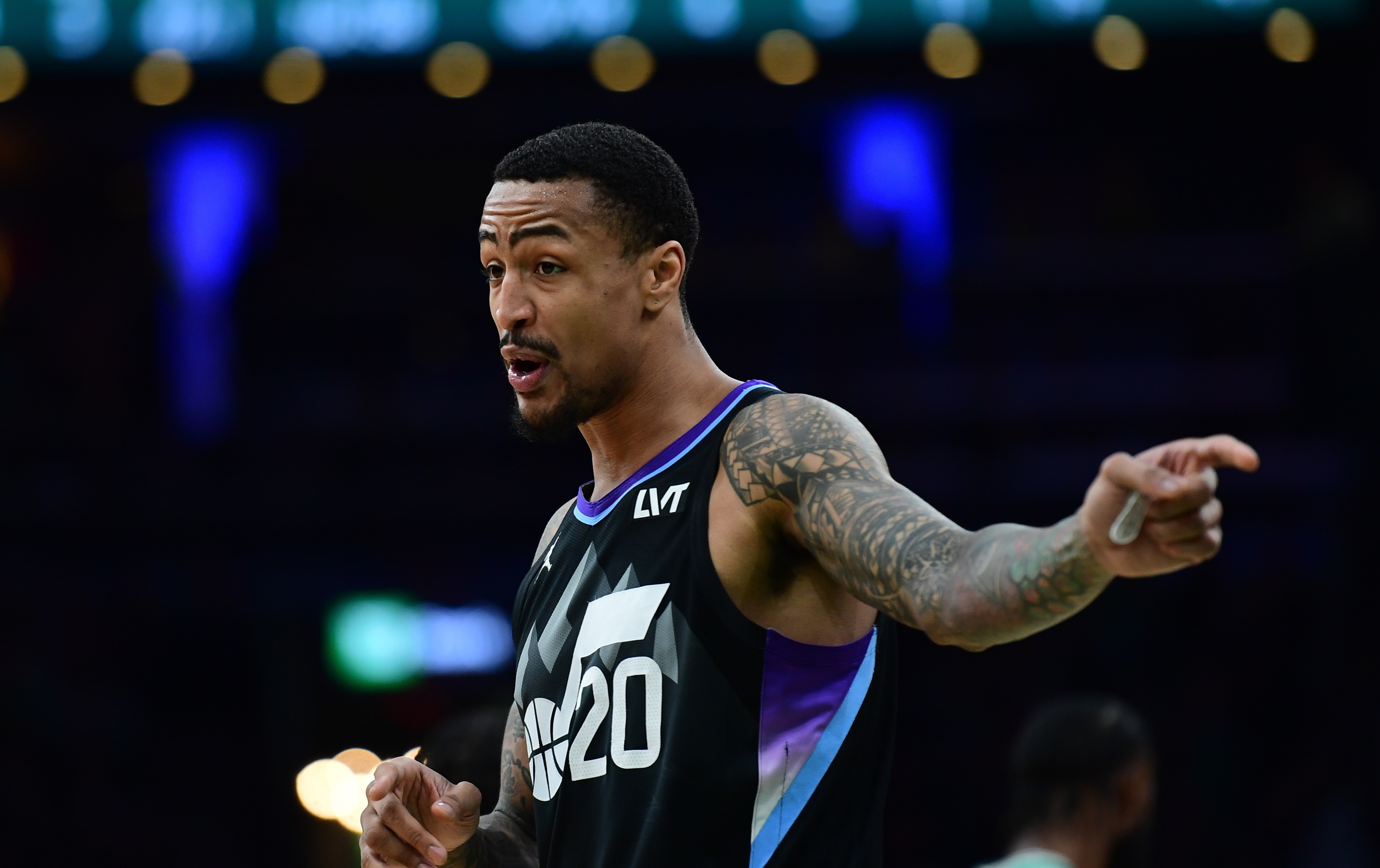 爵士客场击败热火,稳居西部前四 爵士客场击败热火,稳居西部前四