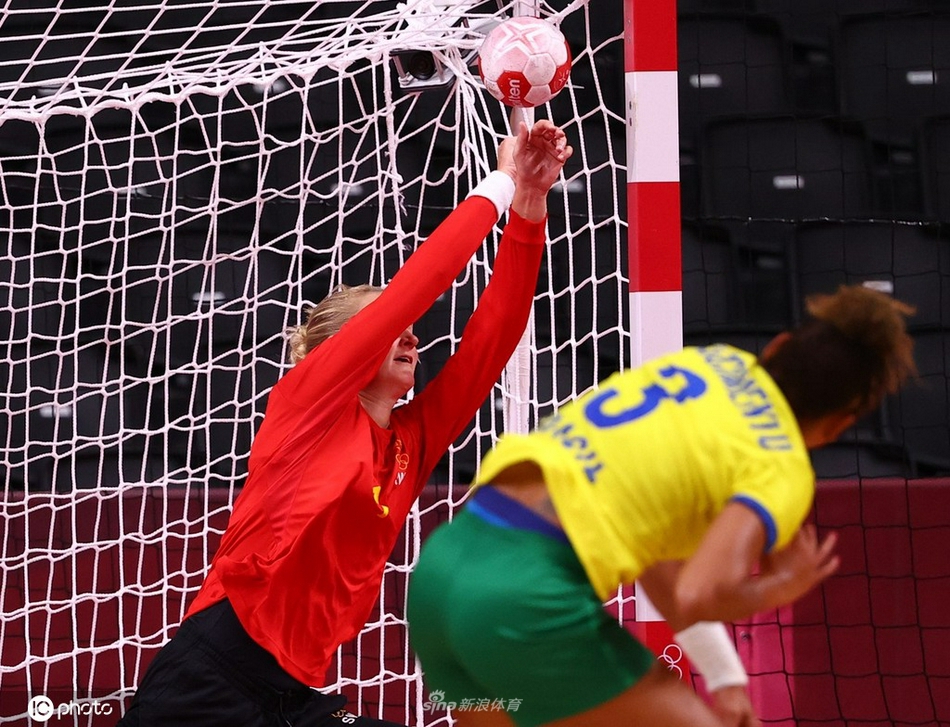 美国击败瑞典,晋级女子手球半决赛 美国击败瑞典,晋级女子手球半决赛