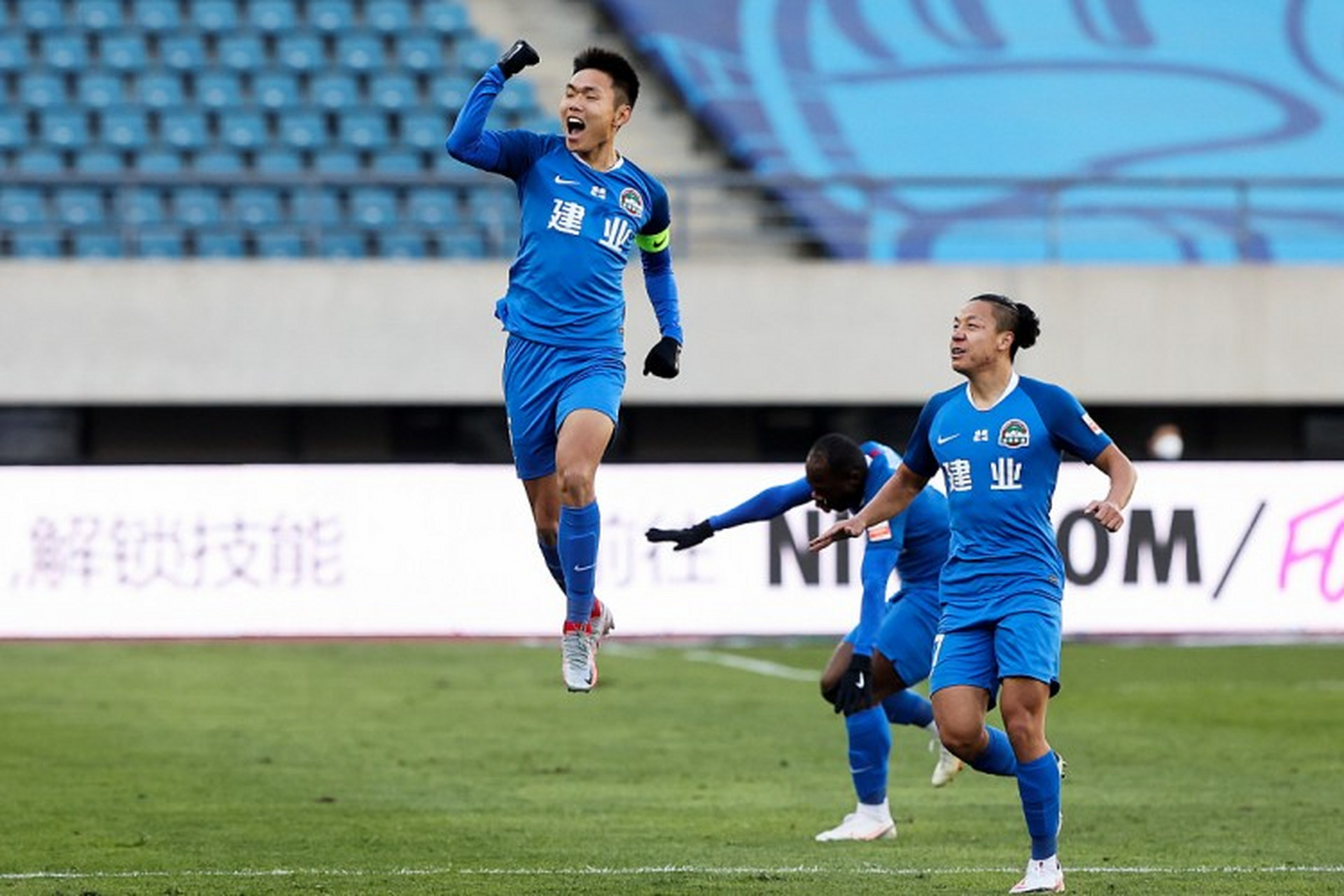 泰达力克建业,赢得关键胜利的简单介绍 泰达力克建业,赢得关键胜利的简单介绍